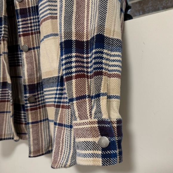 Plaid Shacket Jacket - Picture 6 of 8